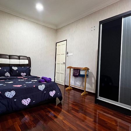 Yb Guest House 4 Bilik 5 Katil Chukai Zewnętrze zdjęcie