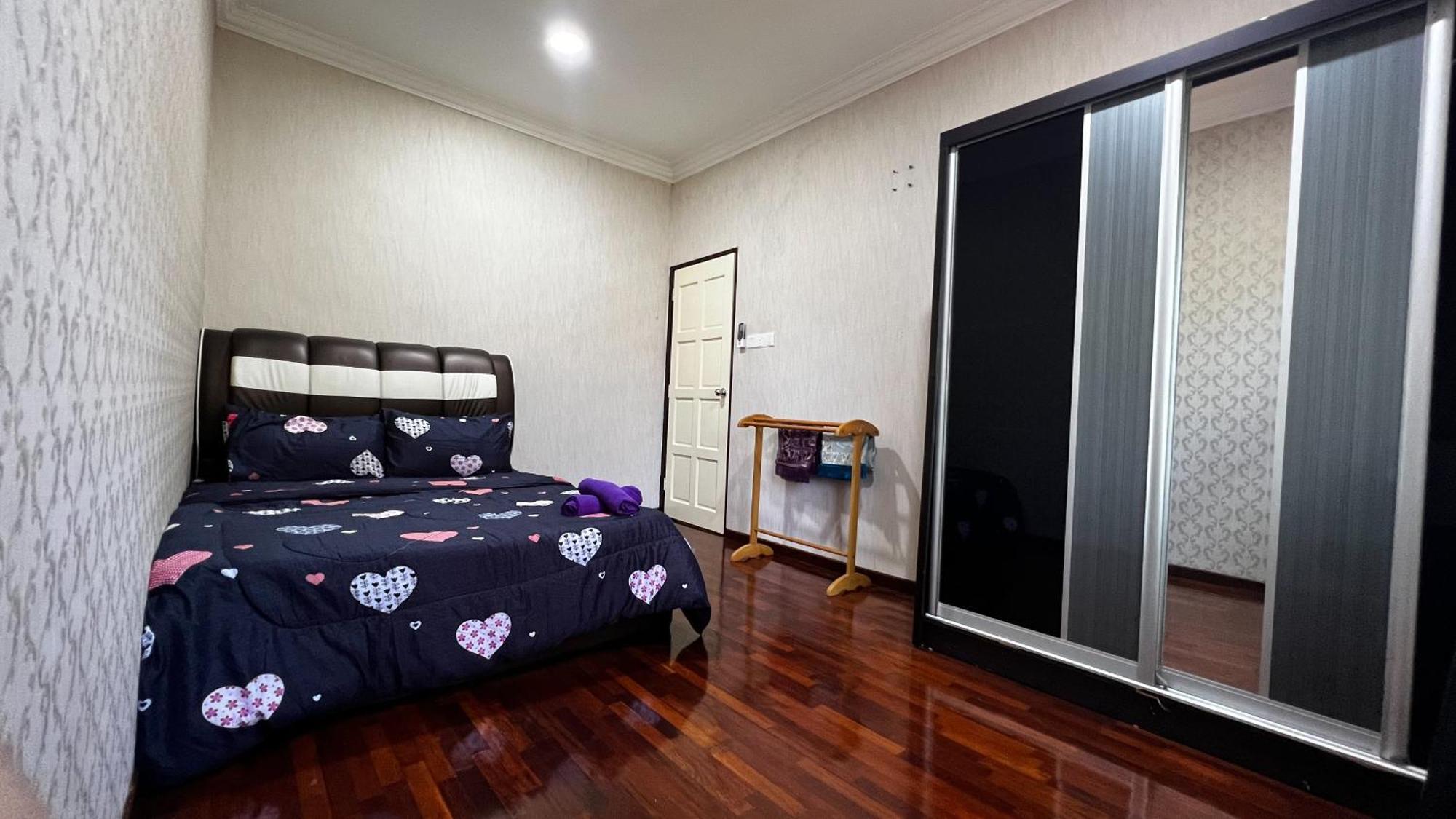Yb Guest House 4 Bilik 5 Katil Chukai Zewnętrze zdjęcie