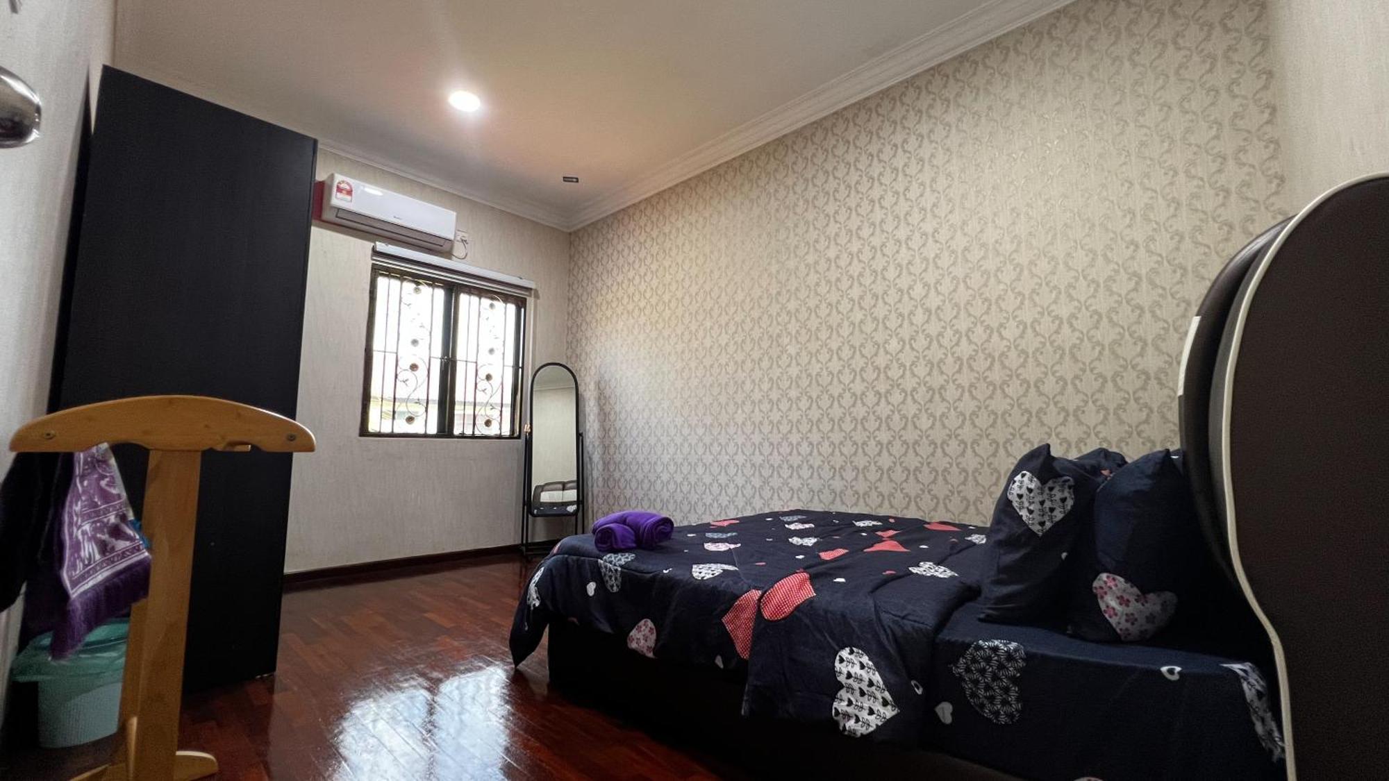 Yb Guest House 4 Bilik 5 Katil Chukai Zewnętrze zdjęcie