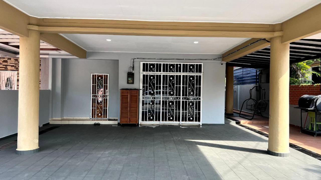 Yb Guest House 4 Bilik 5 Katil Chukai Zewnętrze zdjęcie
