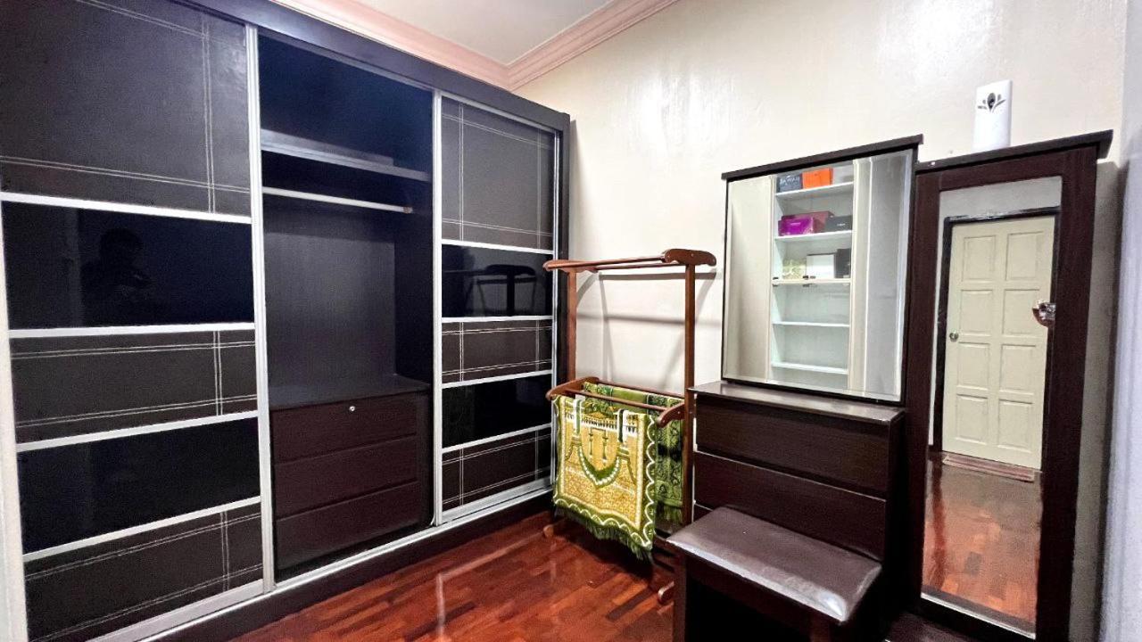 Yb Guest House 4 Bilik 5 Katil Chukai Zewnętrze zdjęcie