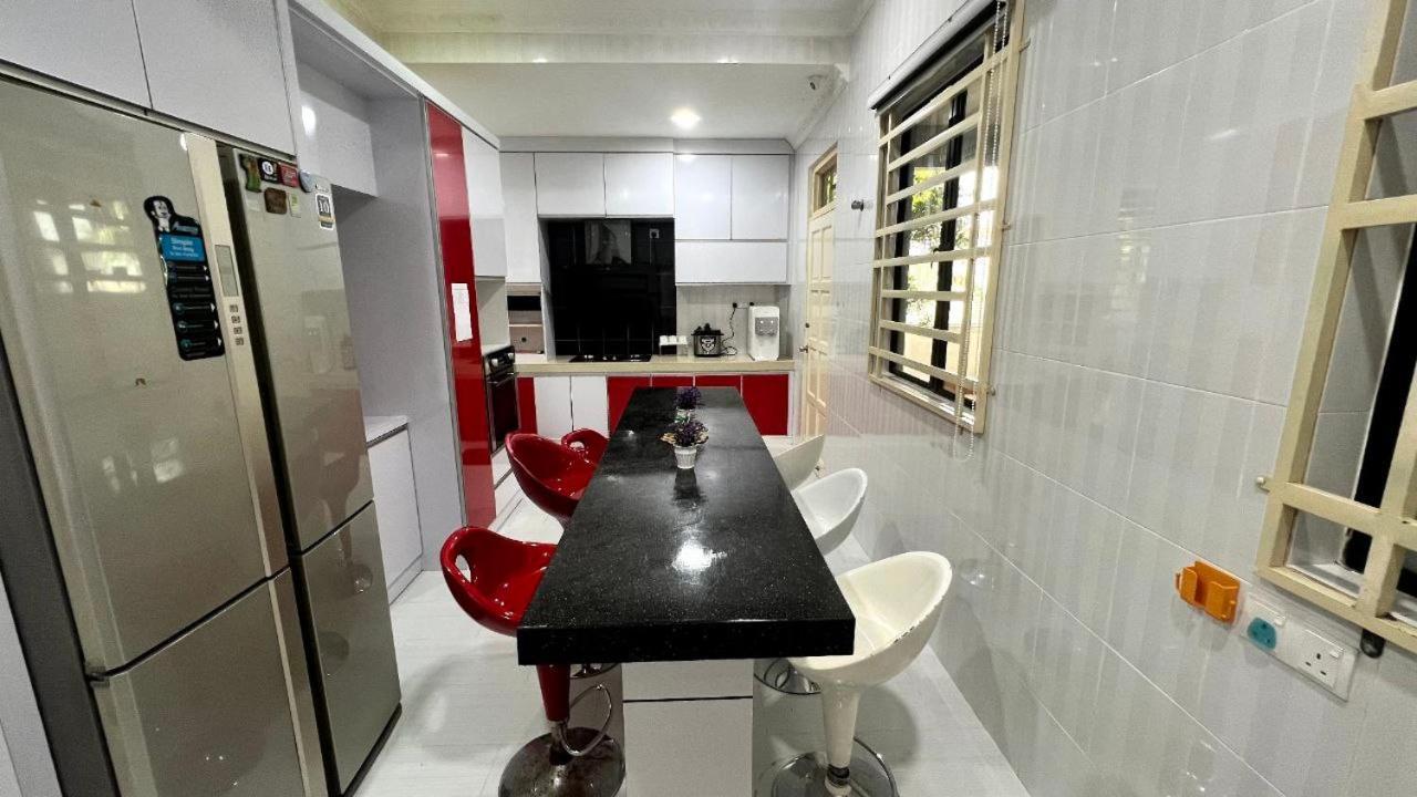 Yb Guest House 4 Bilik 5 Katil Chukai Zewnętrze zdjęcie