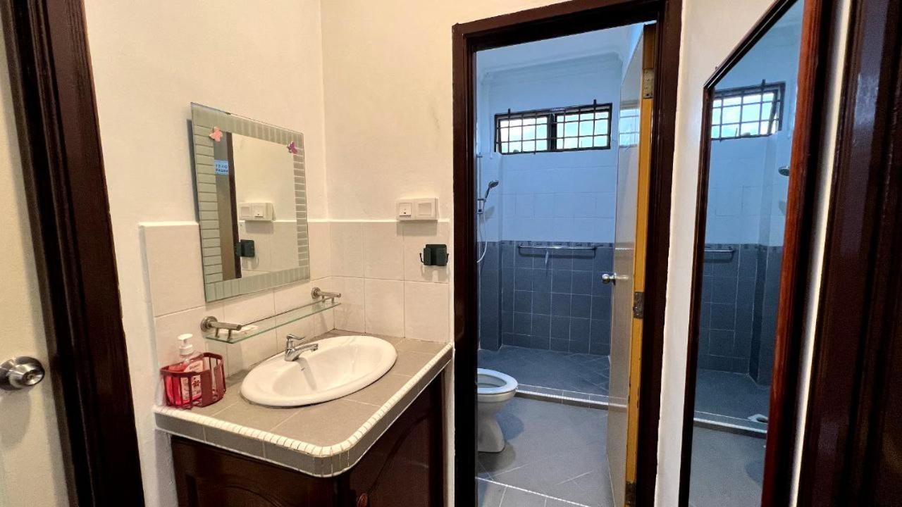 Yb Guest House 4 Bilik 5 Katil Chukai Zewnętrze zdjęcie
