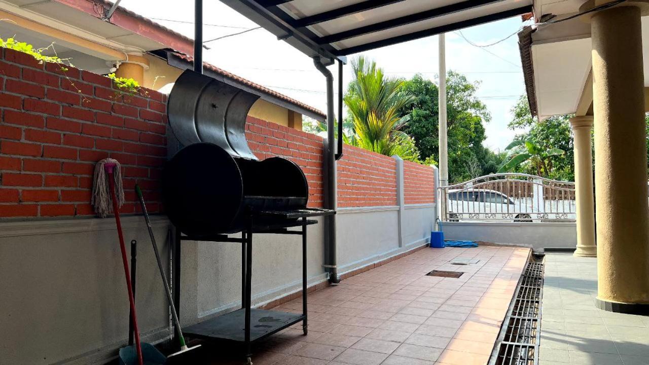 Yb Guest House 4 Bilik 5 Katil Chukai Zewnętrze zdjęcie