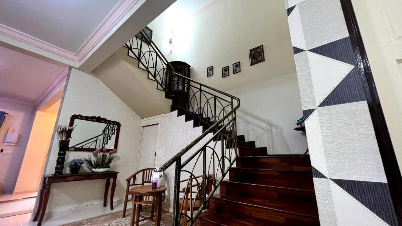 Yb Guest House 4 Bilik 5 Katil Chukai Zewnętrze zdjęcie