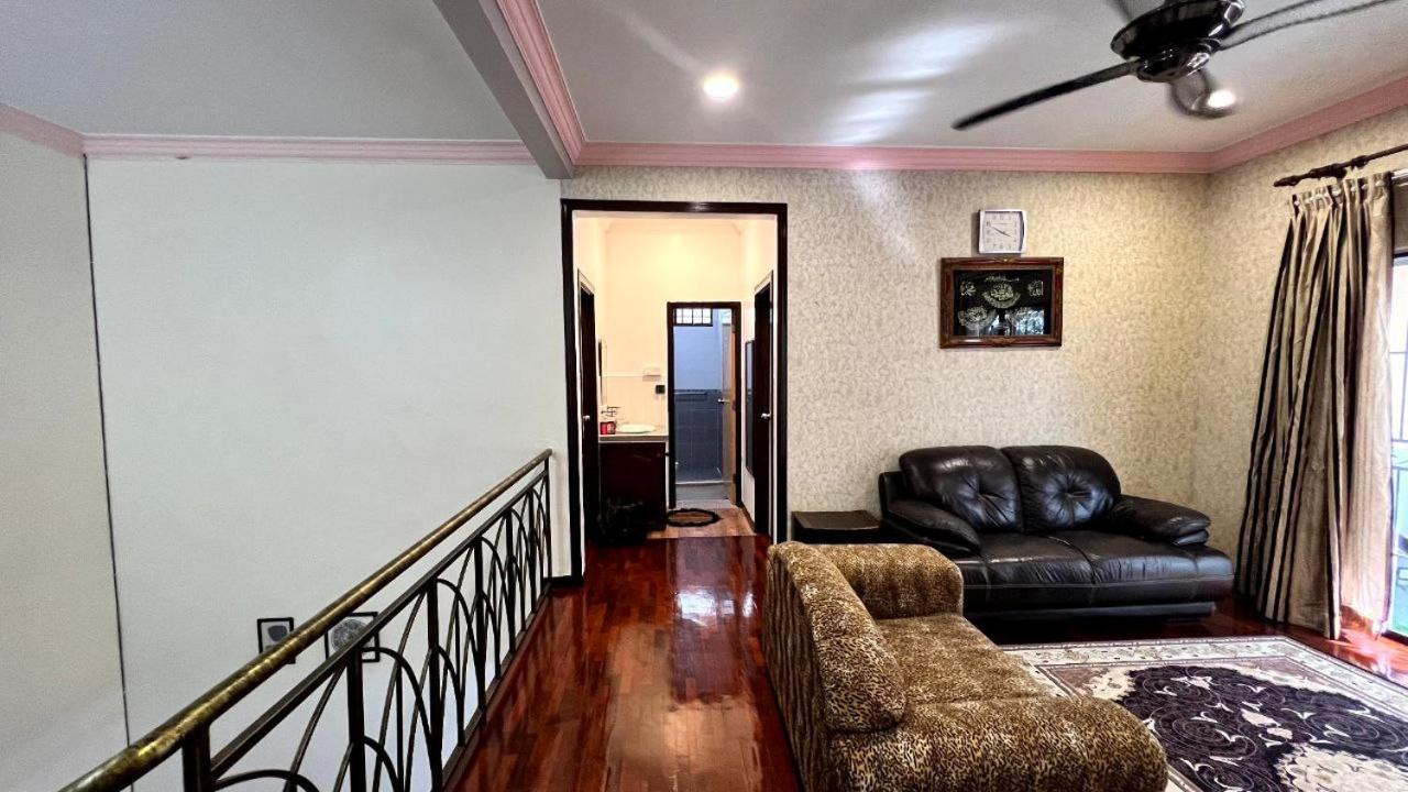 Yb Guest House 4 Bilik 5 Katil Chukai Zewnętrze zdjęcie