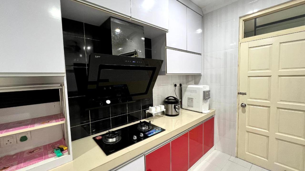 Yb Guest House 4 Bilik 5 Katil Chukai Zewnętrze zdjęcie